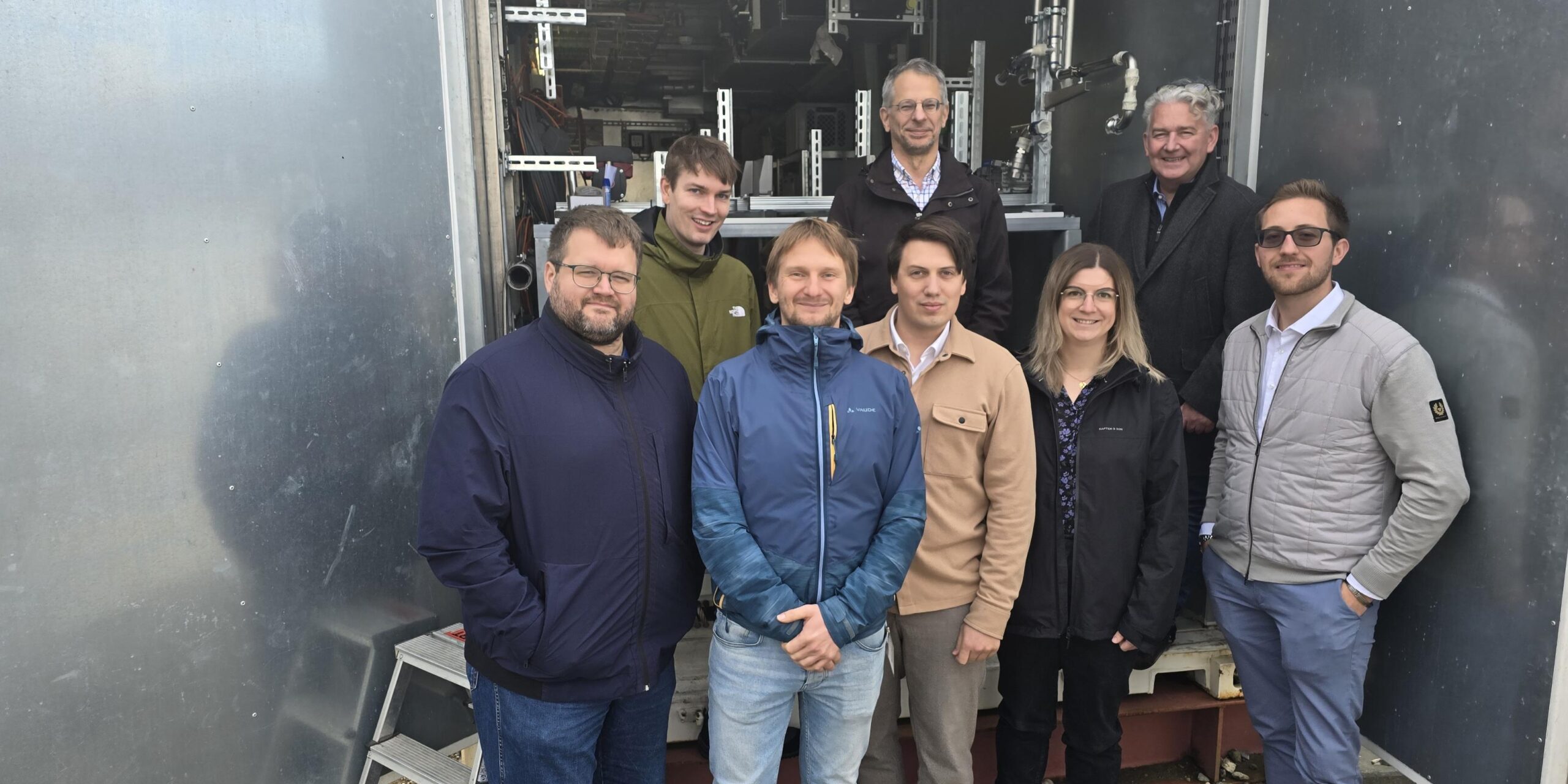 Gruppenfoto_Container